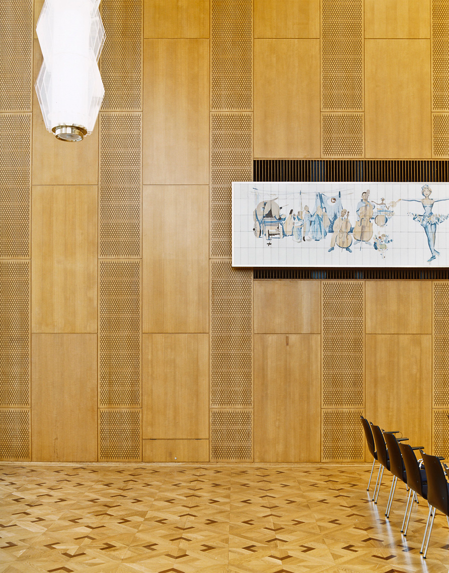 European School of Management and Technology